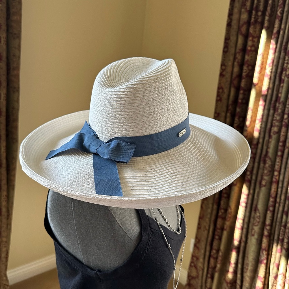 Woman’s Hat